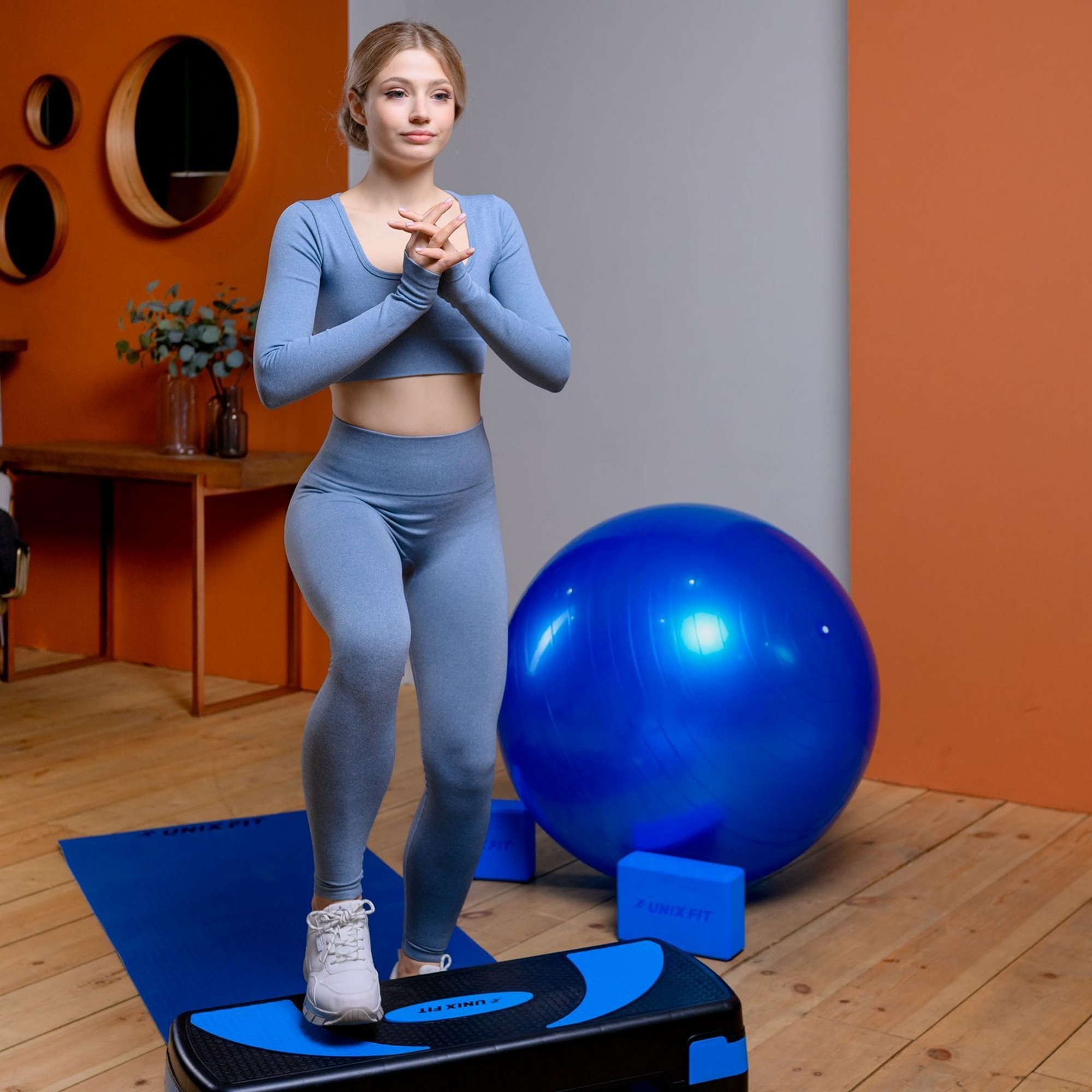 Фитбол с насосом, антивзрыв, d65см UnixFit FBU65CMBE голубой