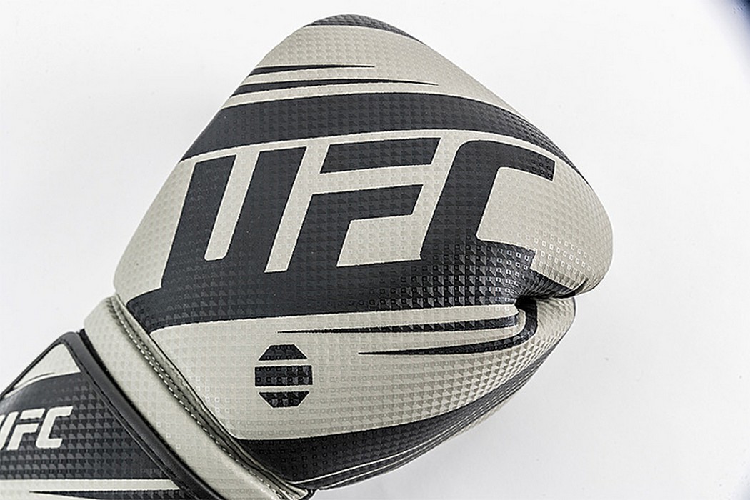 Боксерские перчатки UFC PRO Performance Rush Black,14oz