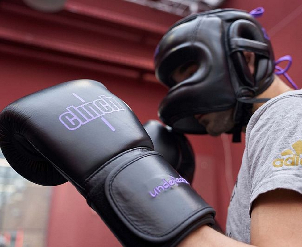Шлем боксерский с бампером Clinch Undefeated C160 черный