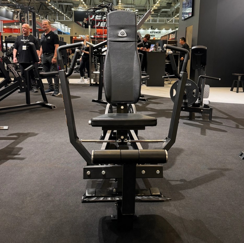 Gymleco 021 Горизонтальный жим сидя на свободных весах для груди | Premium Fitness