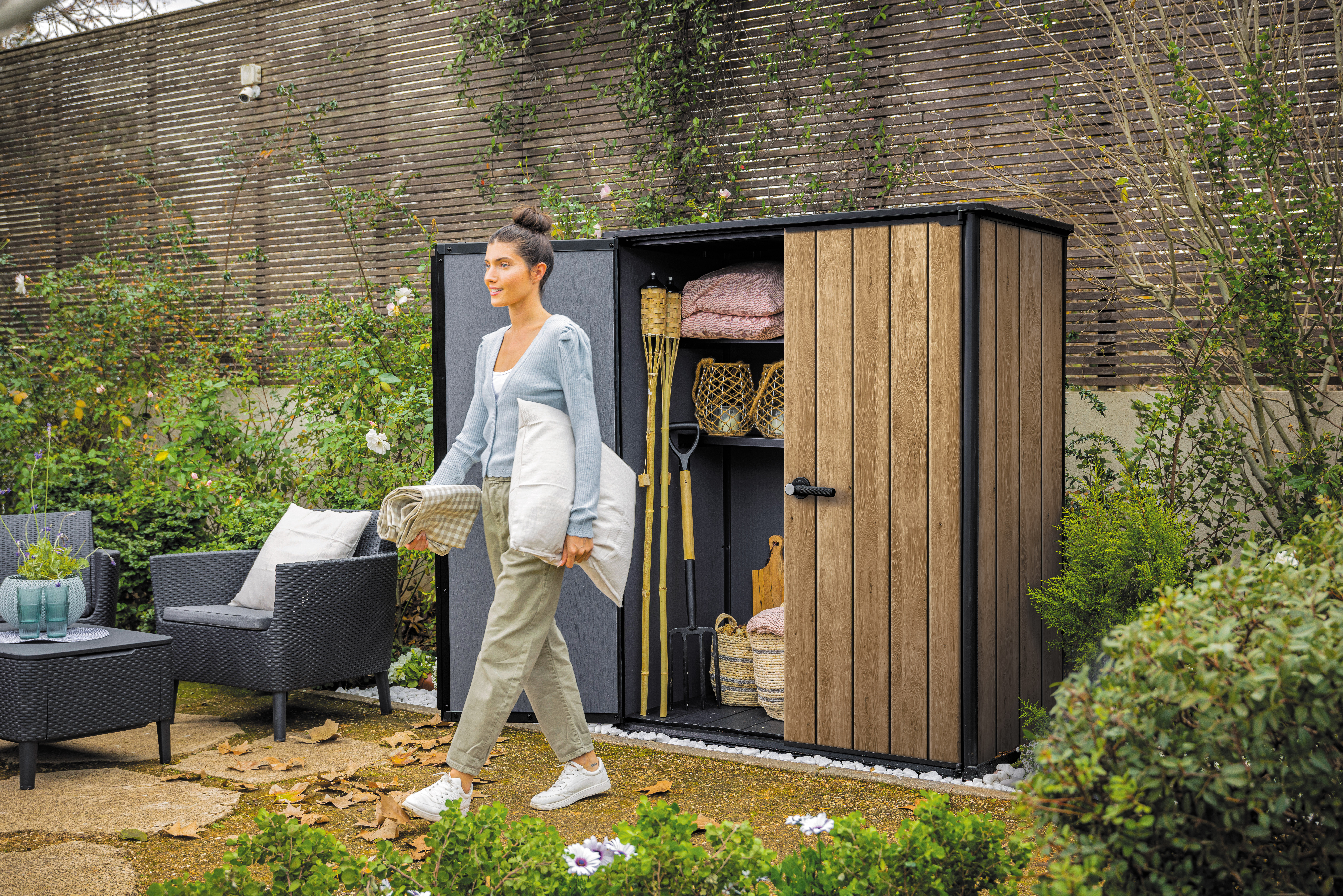 Шкаф Вертикальный (Vertical Shed) 1400 L светло-коричневый Ashwood