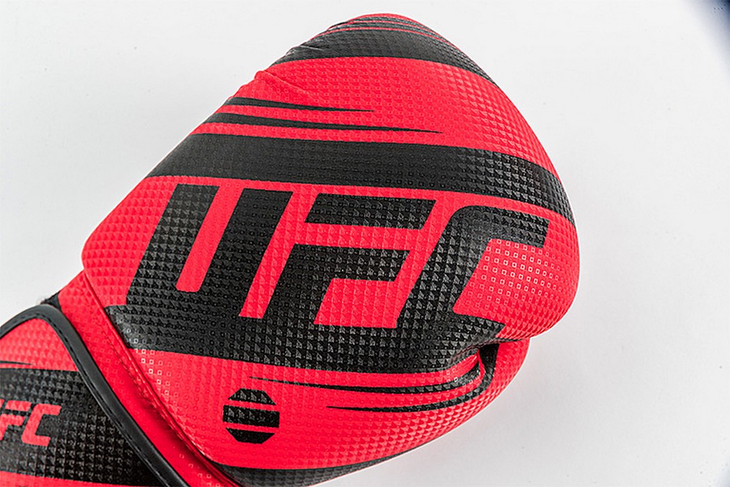 Боксерские перчатки UFC PRO Performance Rush Red,12oz