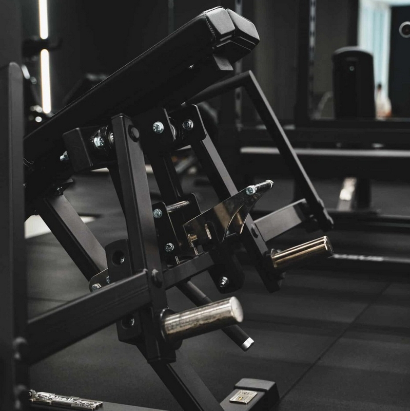 Баттерфляй лежа Gymleco 023 на свободных весах с изменяемым углом наклона (Пек Флай) | Premium Fitness