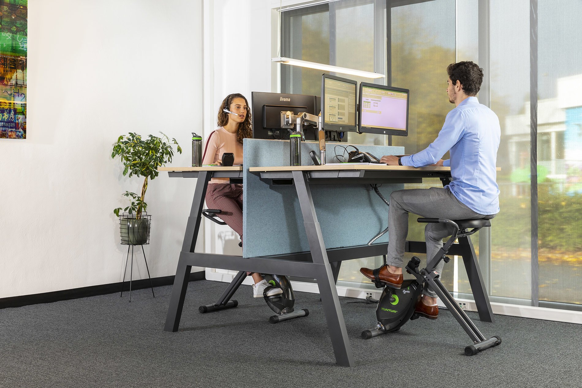 Велотренажер DESKBIKE Tunturi Cardio Fit D20 18TCFD2000