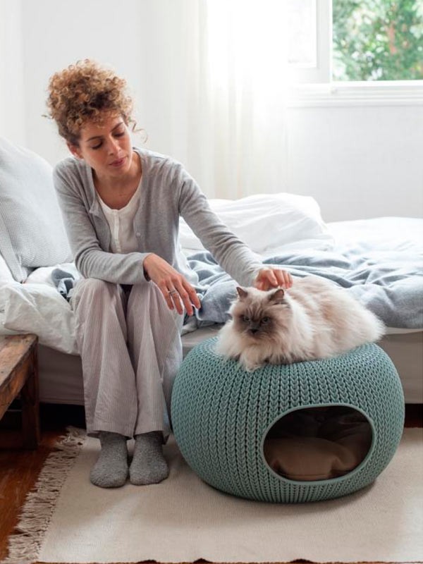 Лежанка для питомцев уютная Cozy Home Pet