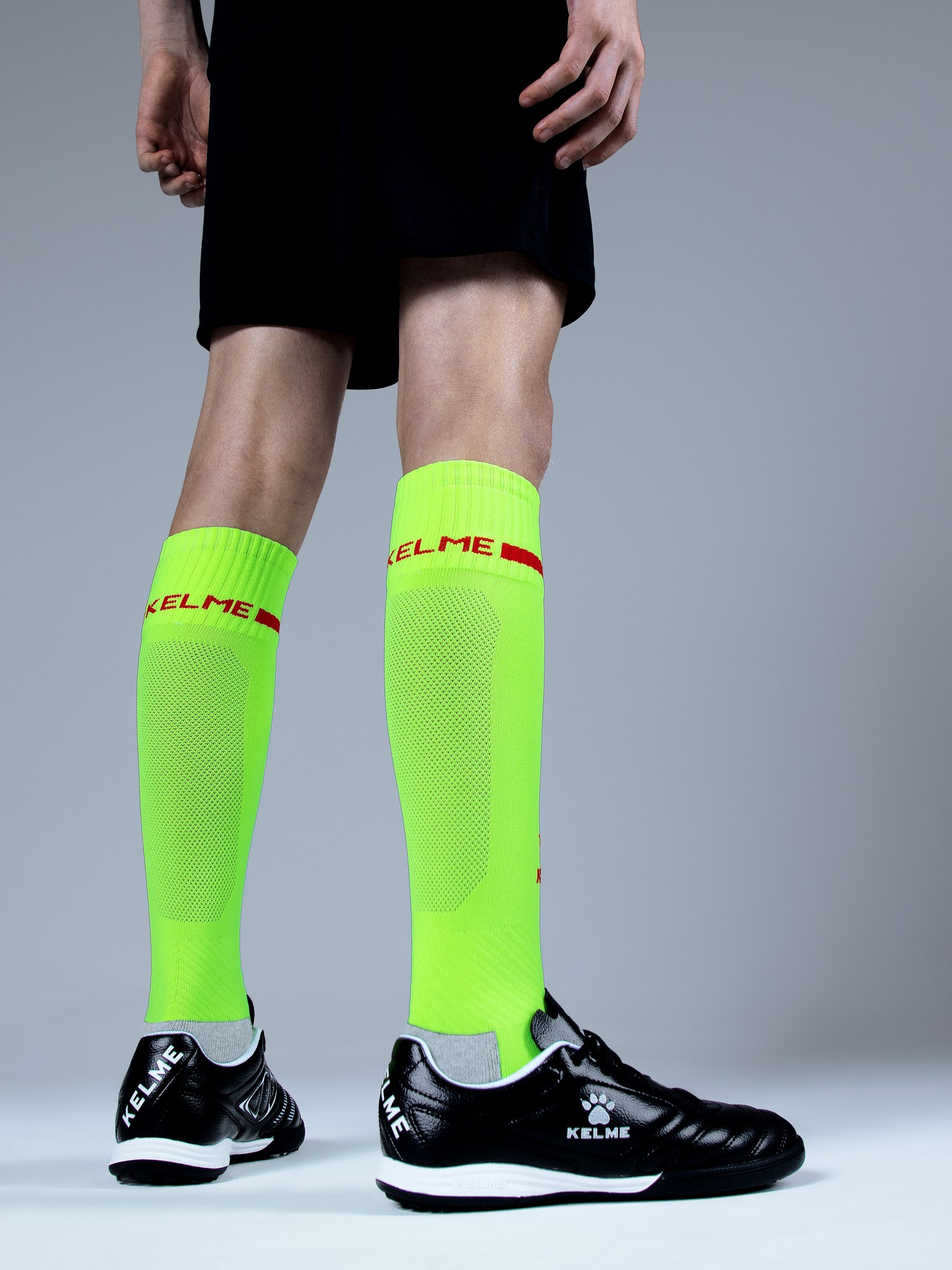 Детские гетры Kelme Children's Football Socks 8101WZ3001-939 Light Green