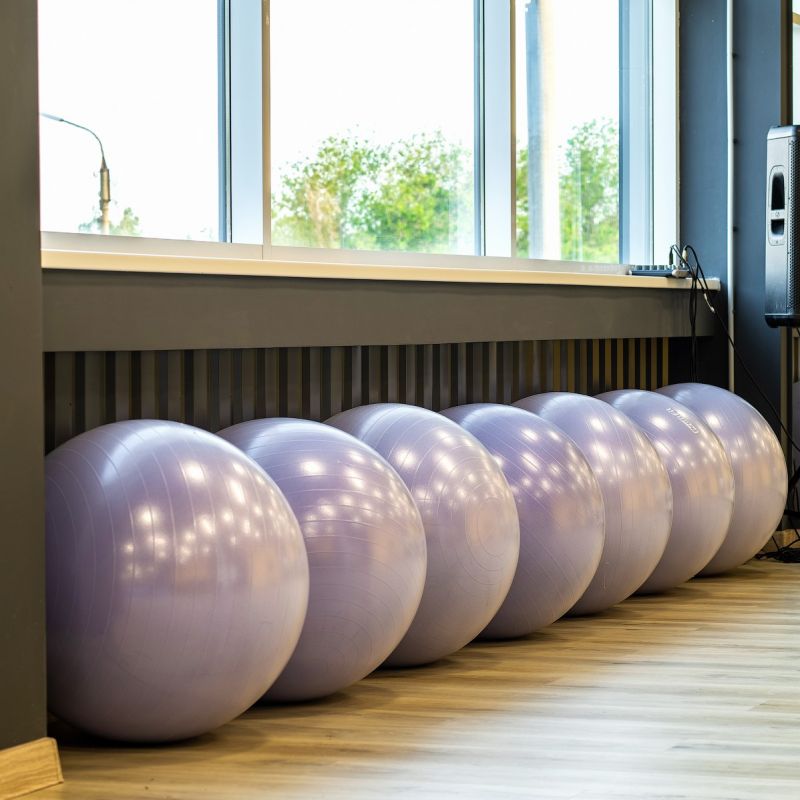 Гимнастический мяч антивзрыв D85 см Profi-Fit
