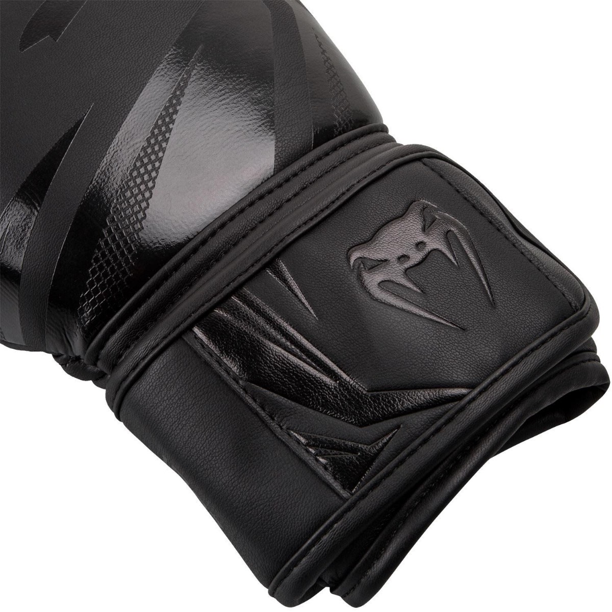 Перчатки Venum Challenger 3.0 03525-114-8oz черный\черный