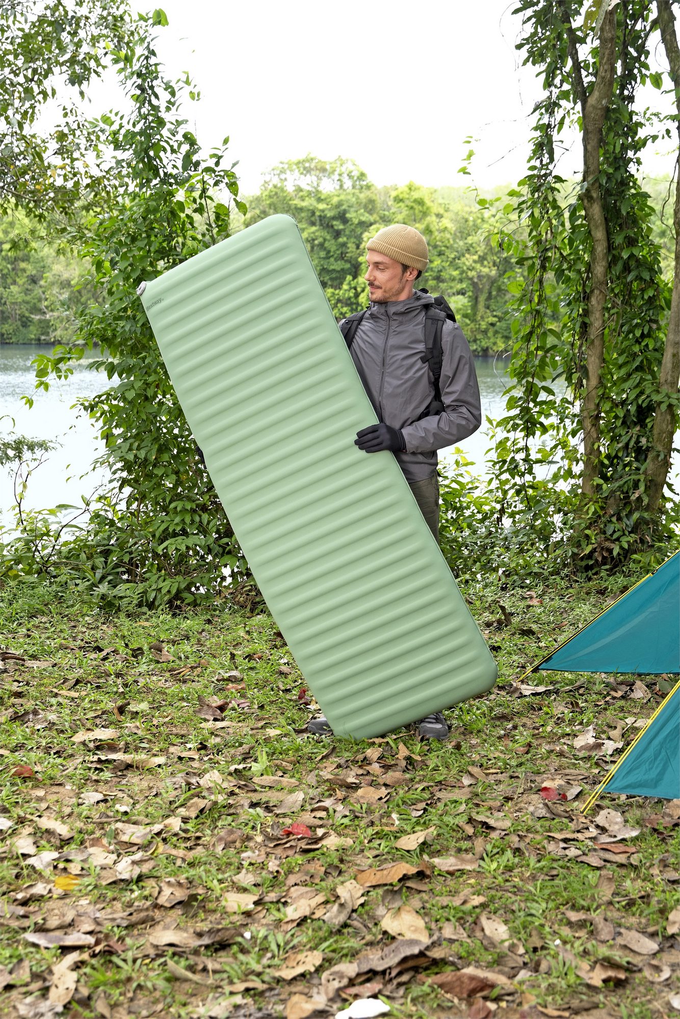 Самонадувающийся спальный коврик каремат 183x63,5x7,6см Bestway ComforTrek 69622