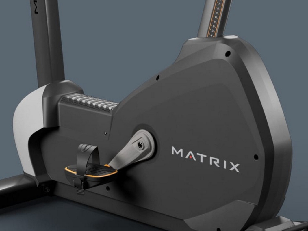 Вертикальный велотренажер Matrix Performance с консолью LED U-PS-F/LED-C
