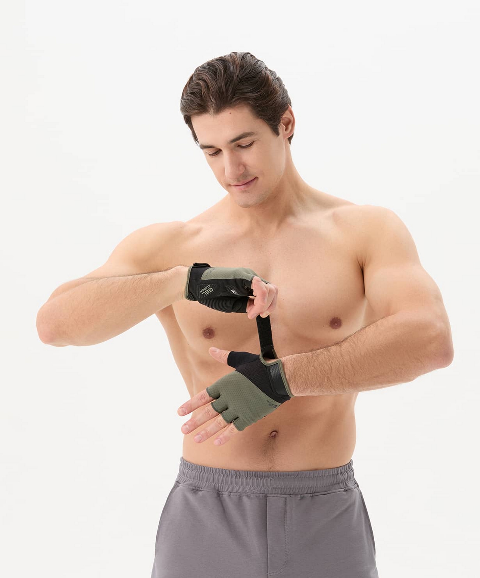 Перчатки для фитнеса Star Fit WG-204, черный\хаки