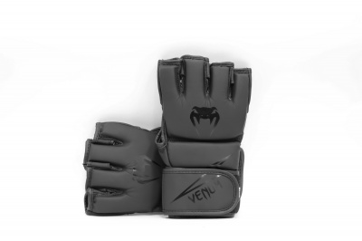 Перчатки MMA Venum Rumble 05093-114 черный