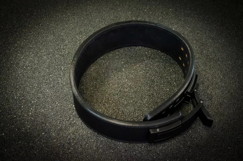 Пояс с карабином из кожи YouSteel 7461