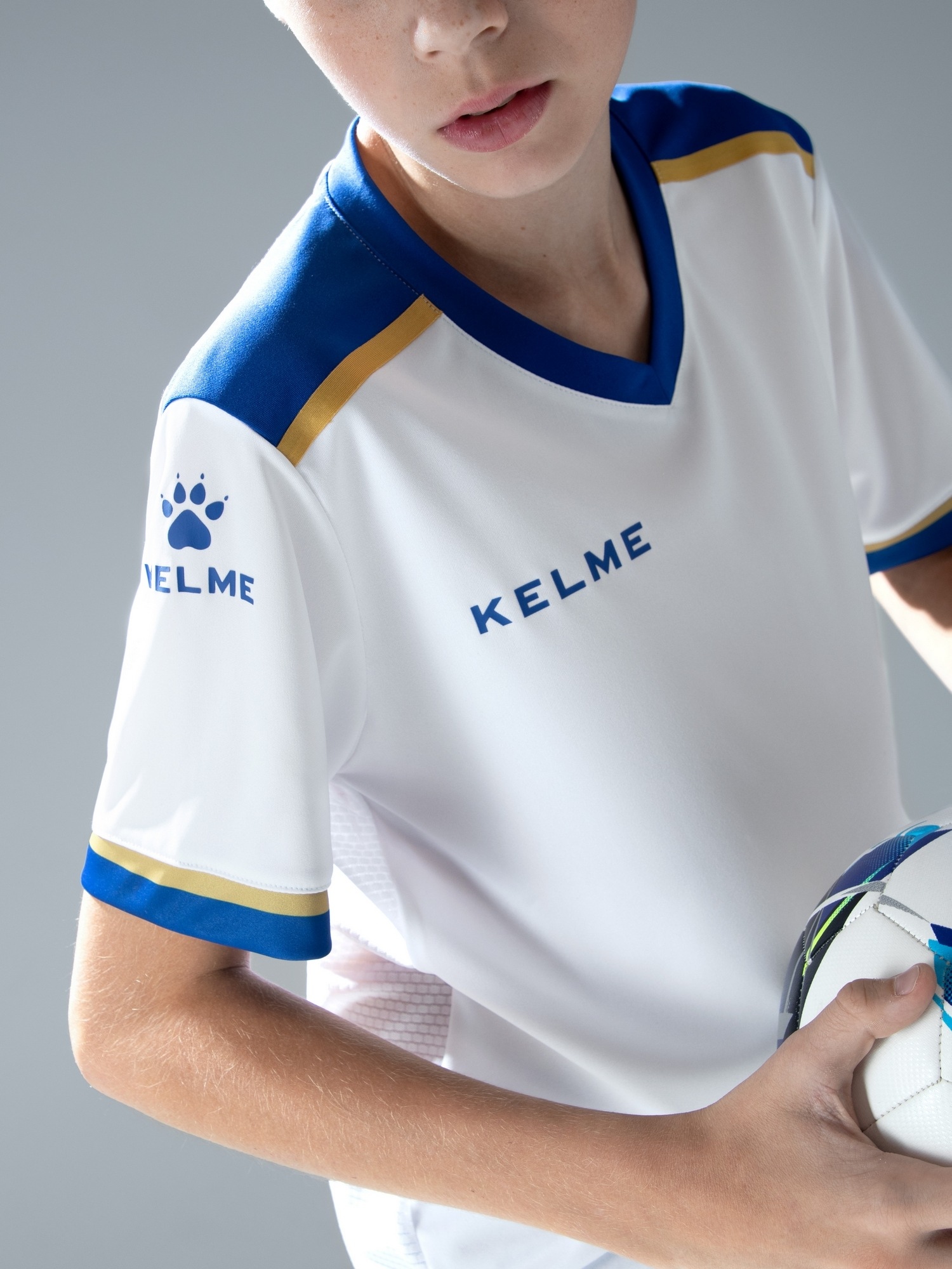 Детская футбольная форма Kelme Football Suit 8351ZB3158-104 White\Blue