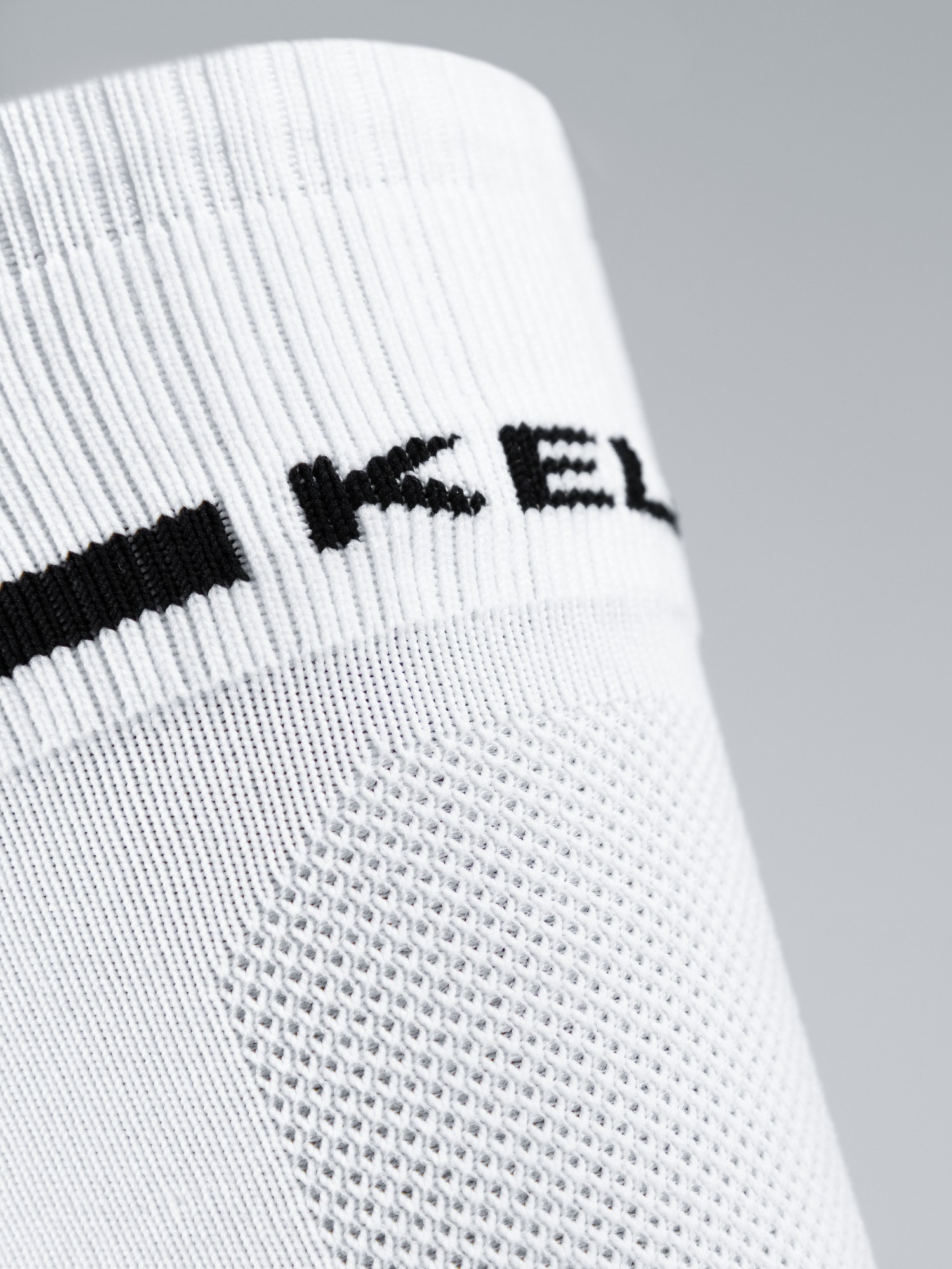 Детские гетры Kelme Children's Football Socks 8101WZ3001-103 White