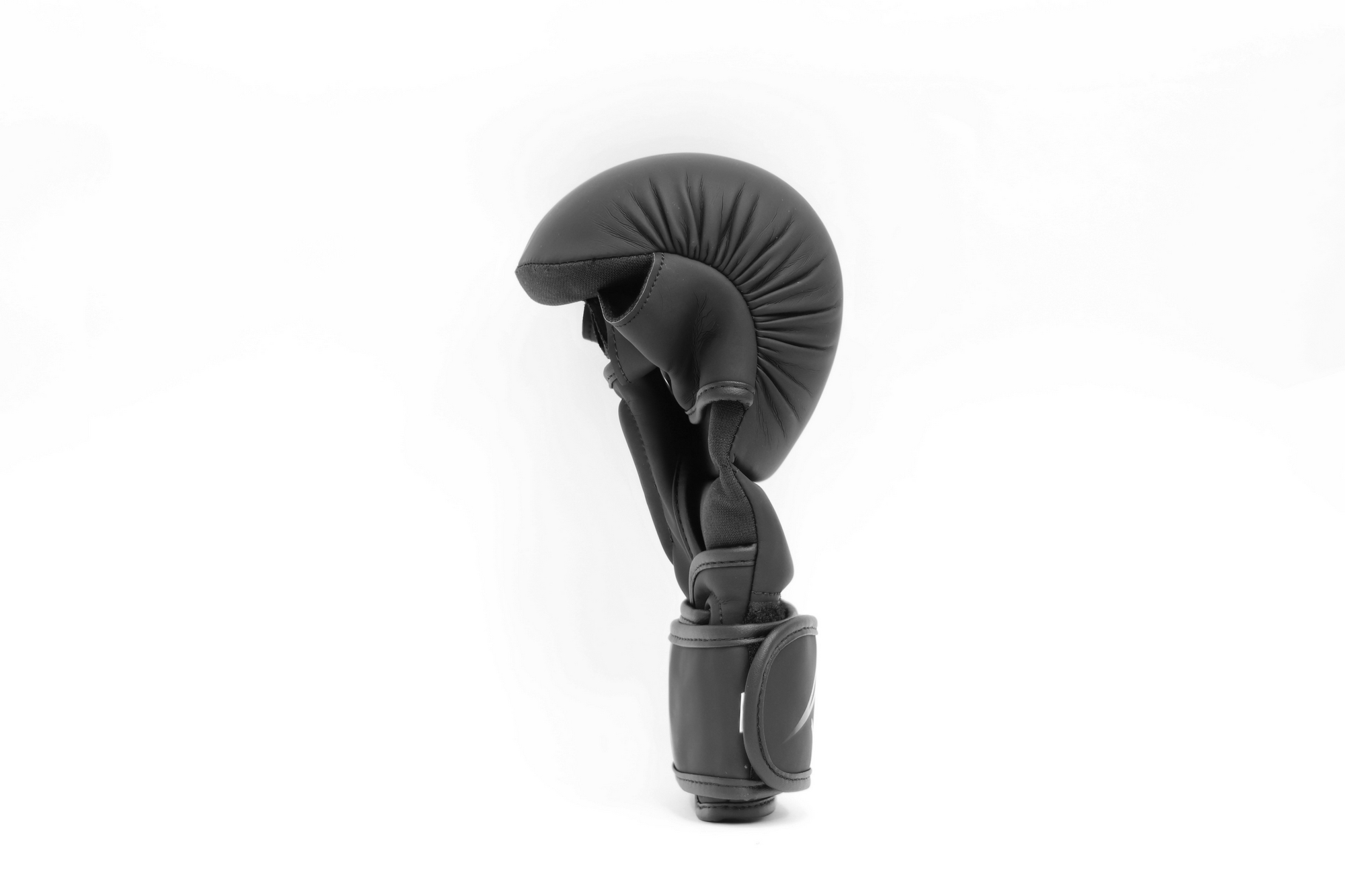 Перчатки MMA Venum Rumble Sparring 05094-114 черный