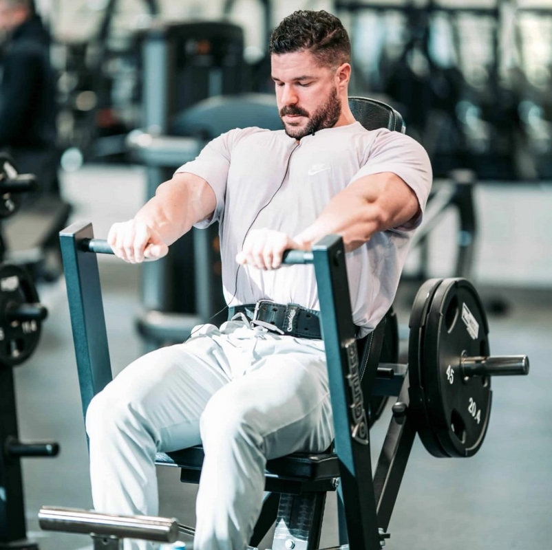 Gymleco 021 Горизонтальный жим сидя на свободных весах для груди | Premium Fitness