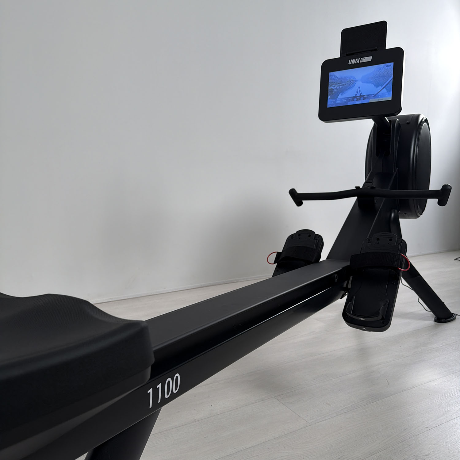 Гребной тренажер UnixFit Air Magnetic Rower-1100 PRO (10.1 TFT) RM1100PROTFT10