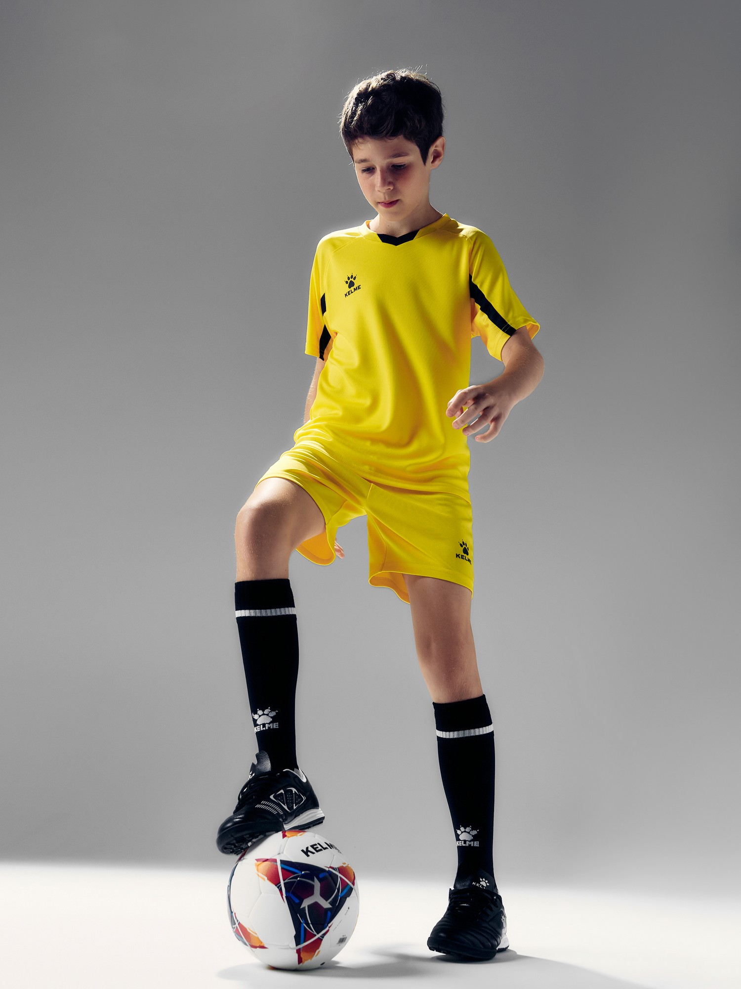 Детская футбольная форма Kelme Football Suit 7351ZB3130-712 Yellow