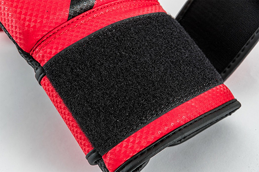 Боксерские перчатки UFC PRO Performance Rush Red,12oz