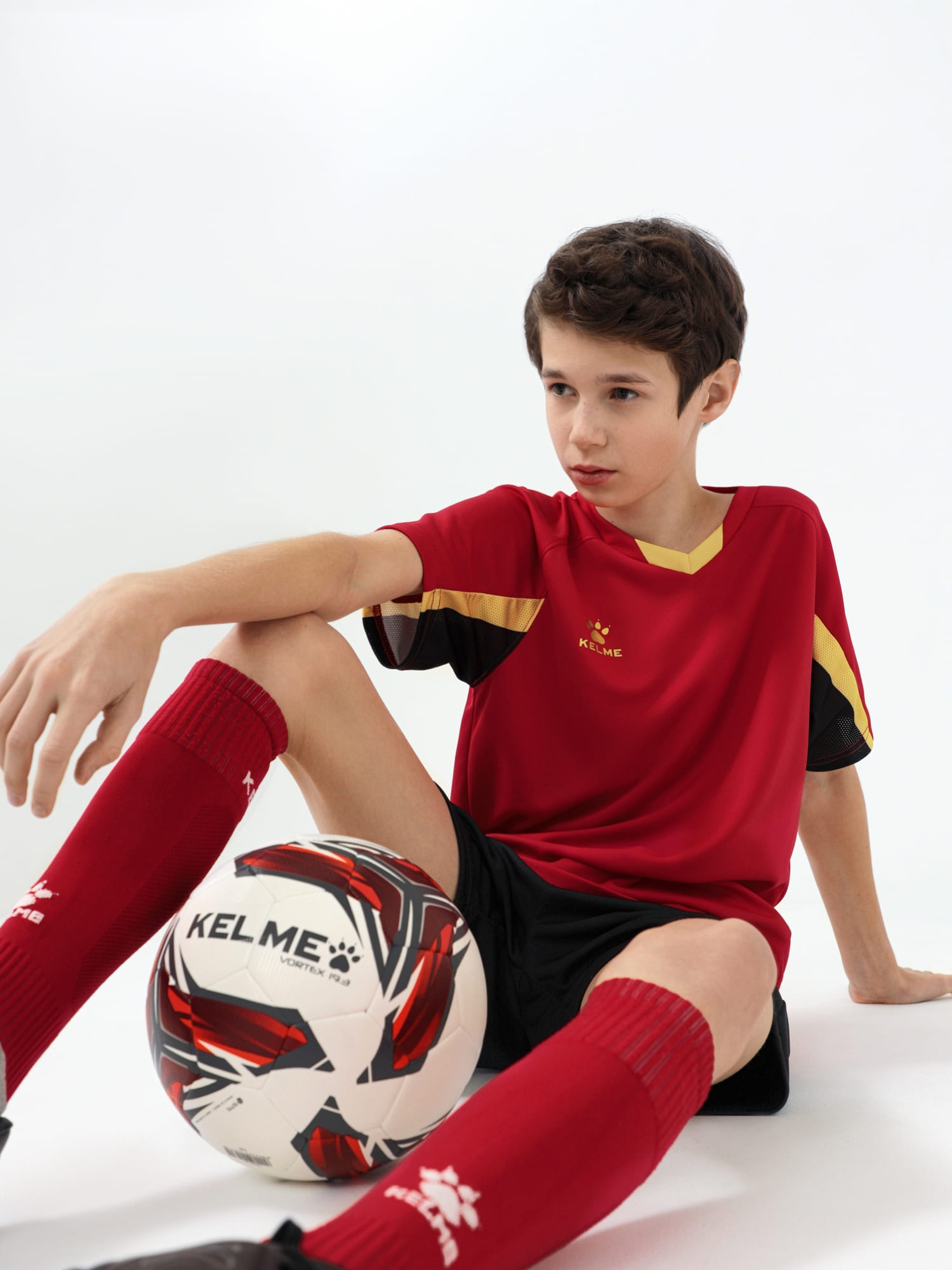 Детская футбольная форма Kelme Short-Sleeved Football Suit 8251ZB3002-600 Red\Black