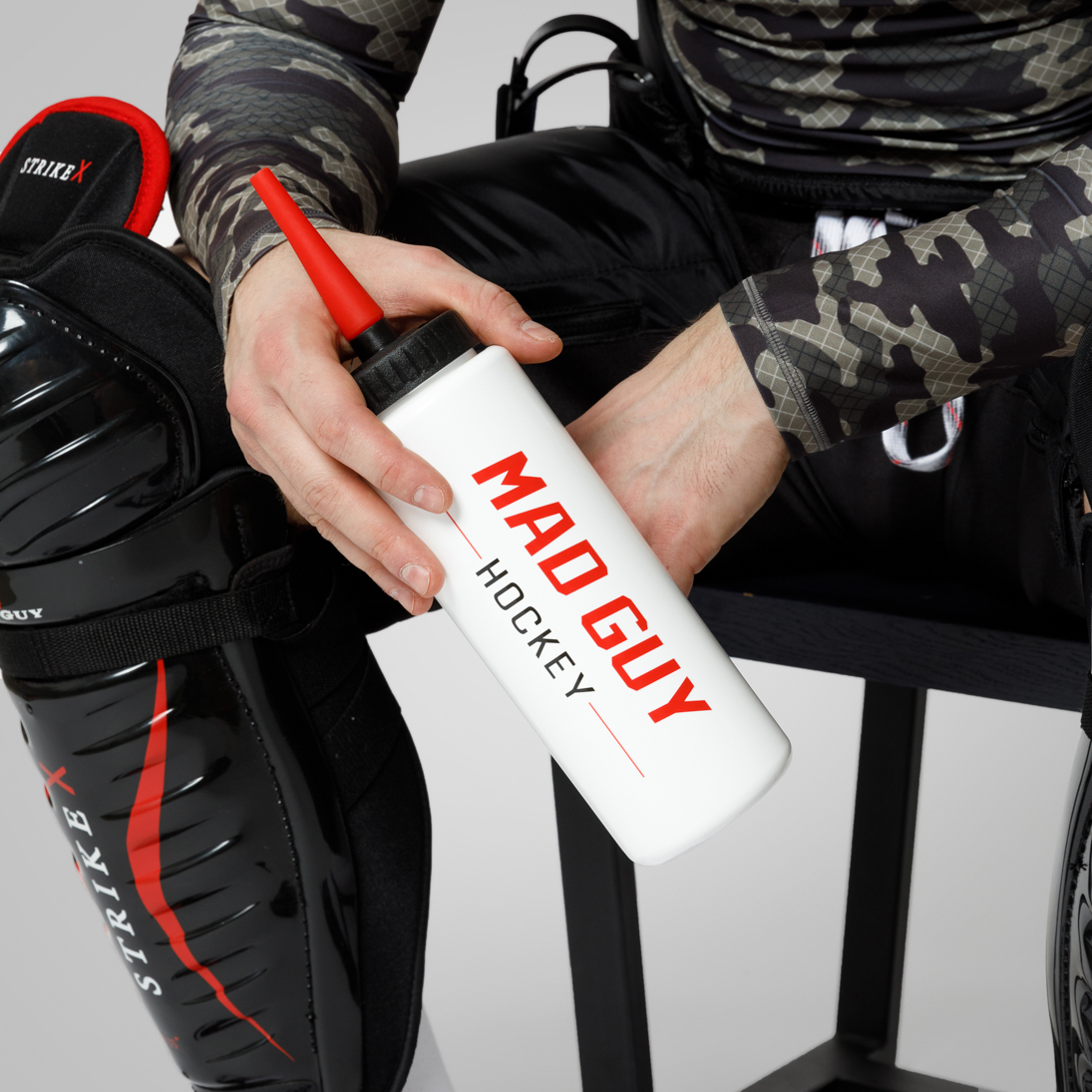 Бутылка для воды 1000 ml Mad Guy белый