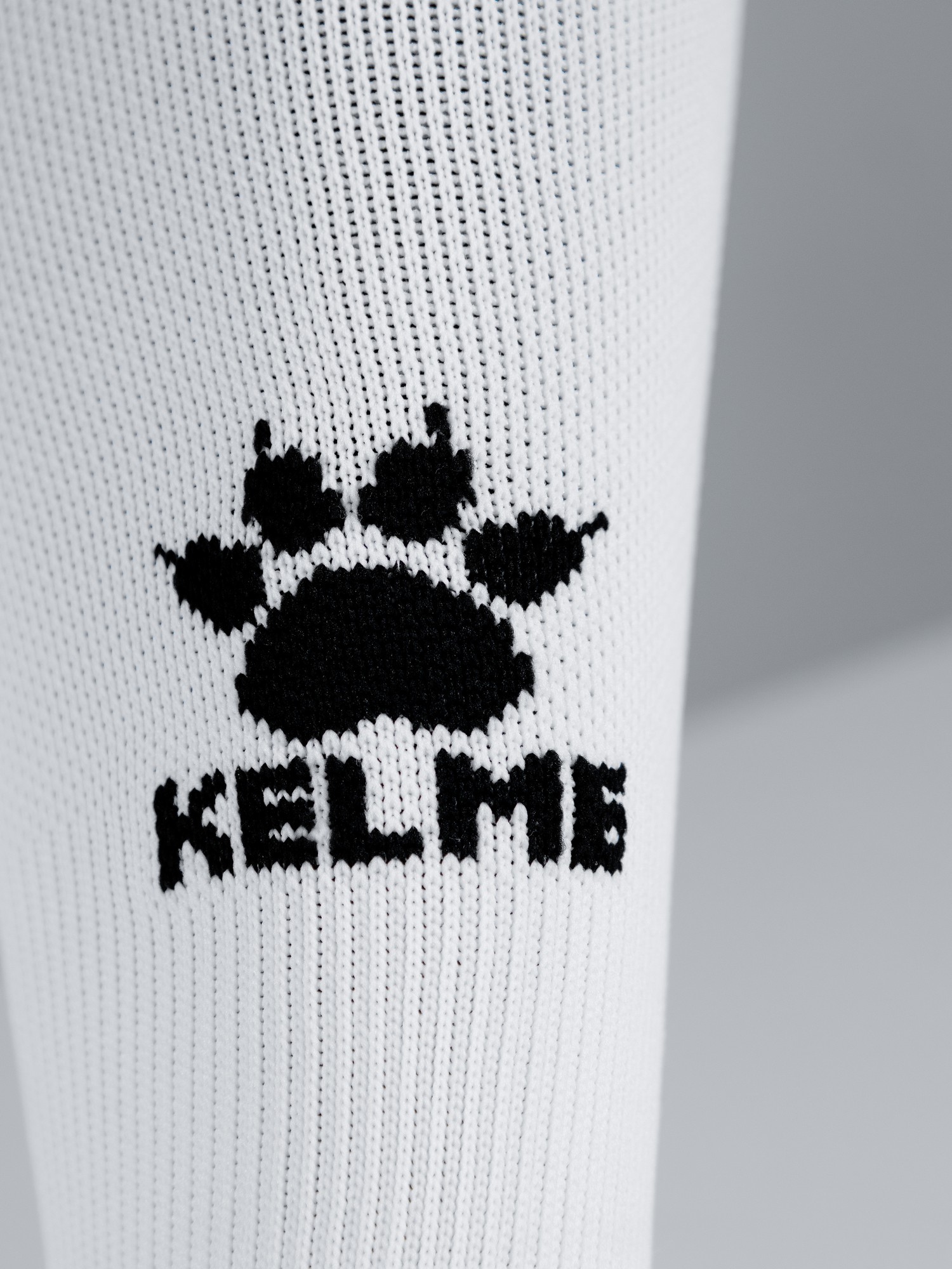 Гетры Kelme Elastic Mid-Calf Football Sock K15Z908-103 White