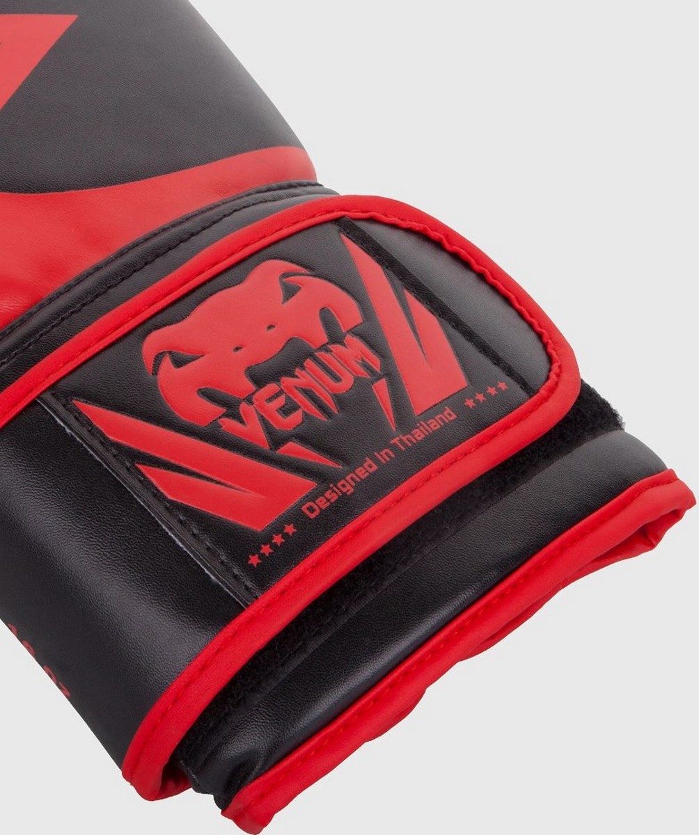 Перчатки Venum Challenger 2.0 Exclusive 0661-100-14oz черный\красный