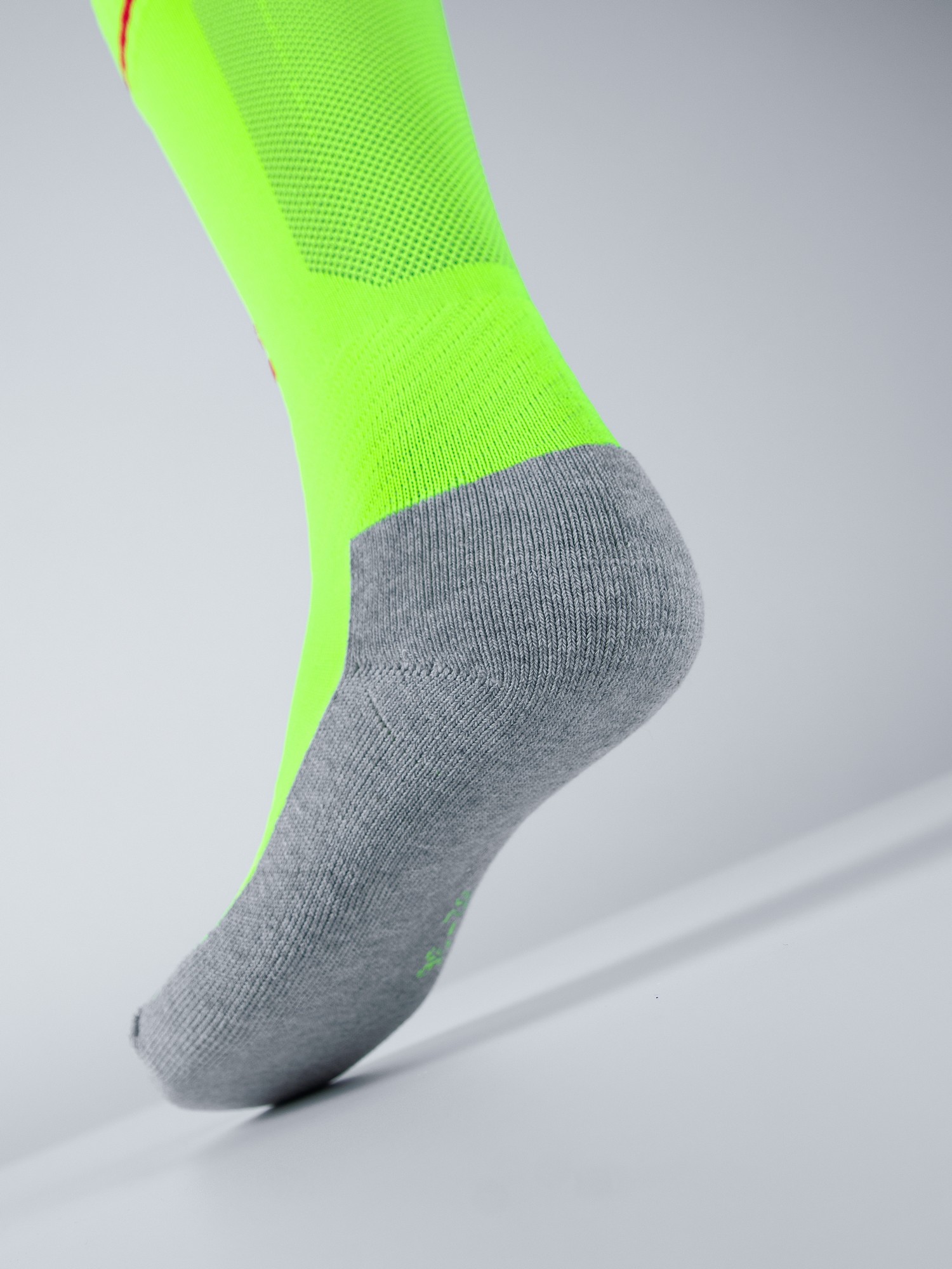 Детские гетры Kelme Children's Football Socks 8101WZ3001-939 Light Green
