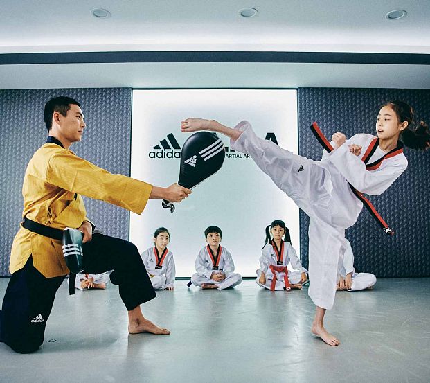 Добок для тхэквондо Adidas WT Adi-Start adiTS01 белый с красно-черным воротником