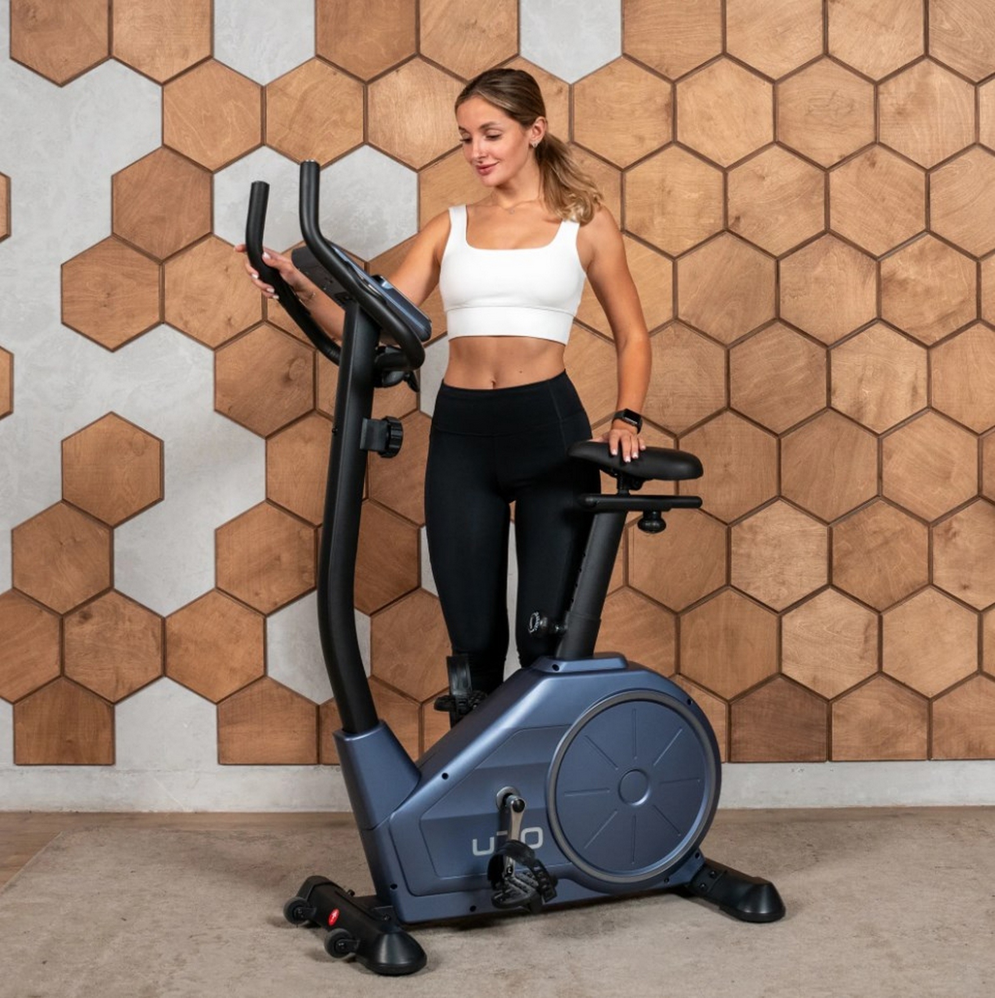 Велотренажер домашний Carbon Fitness U70