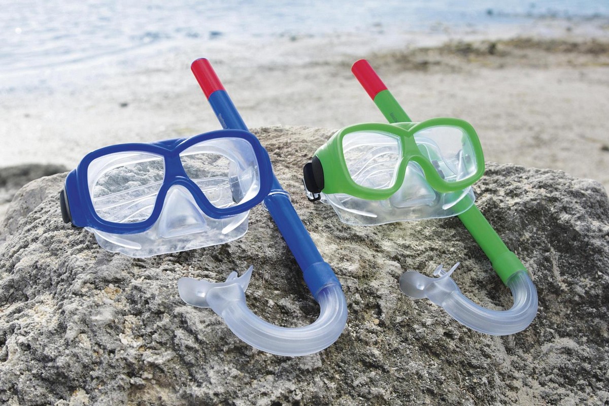 Комплект для плавания Bestway Essential Freestyle Snorkel 24035 2 цвета