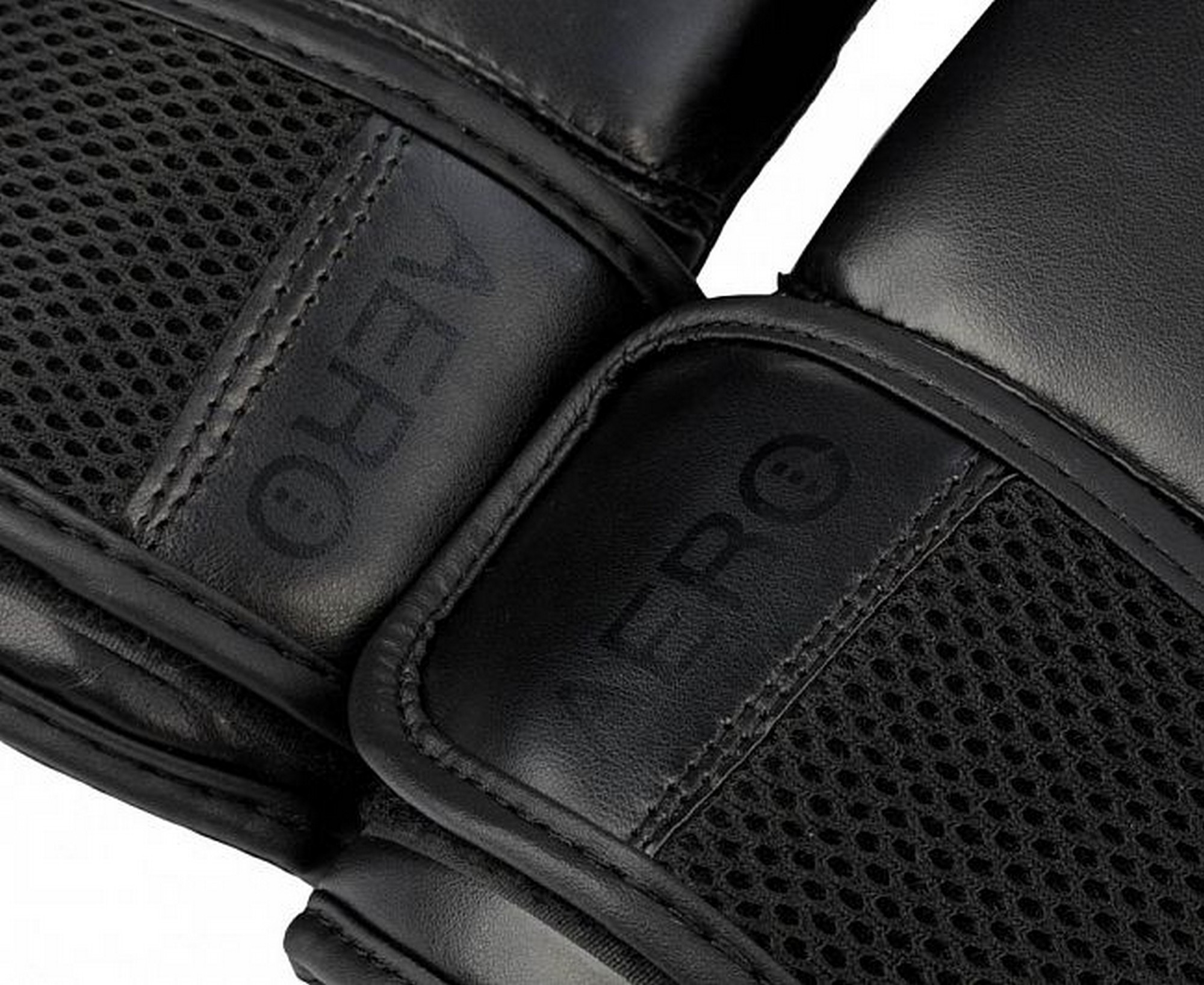 Перчатки боксерские Clinch Aero 2.0 C136 черный