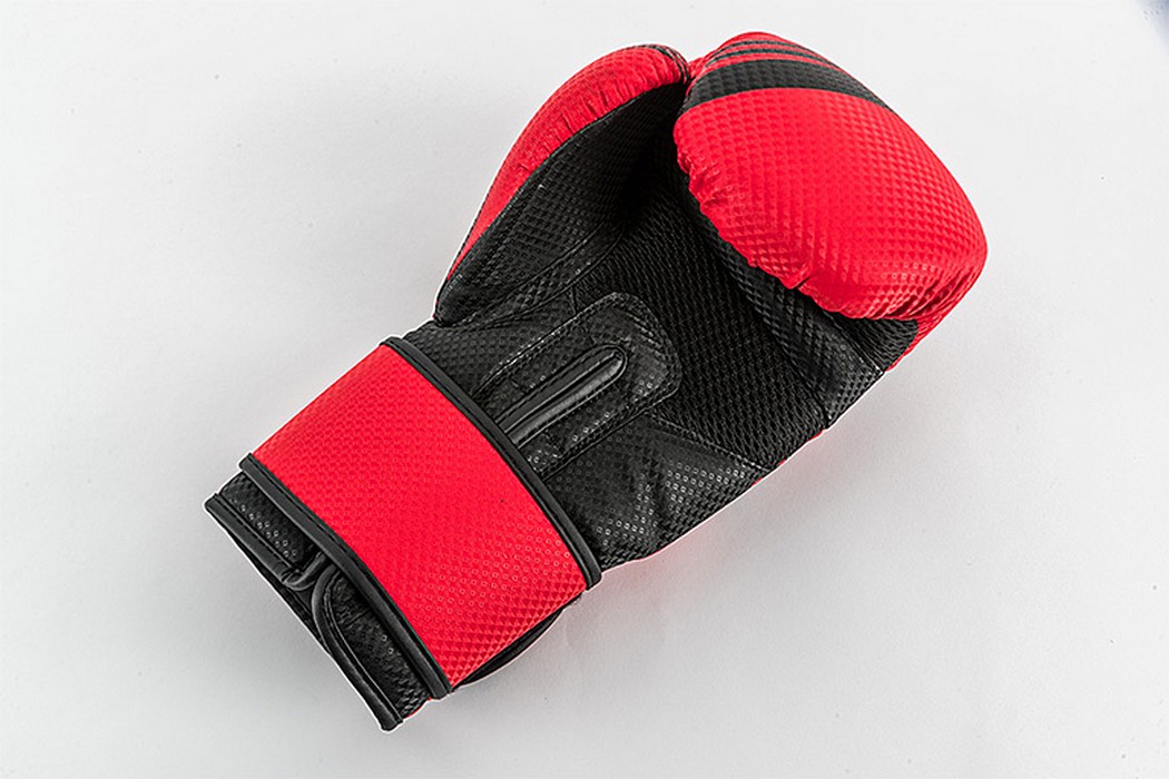 Боксерские перчатки UFC PRO Performance Rush Red,12oz