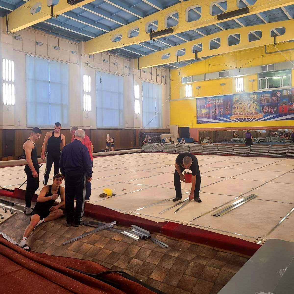 Помост для спортивной гимнастики пружинный GymSport STRONG 9х9 для ковра 9х9