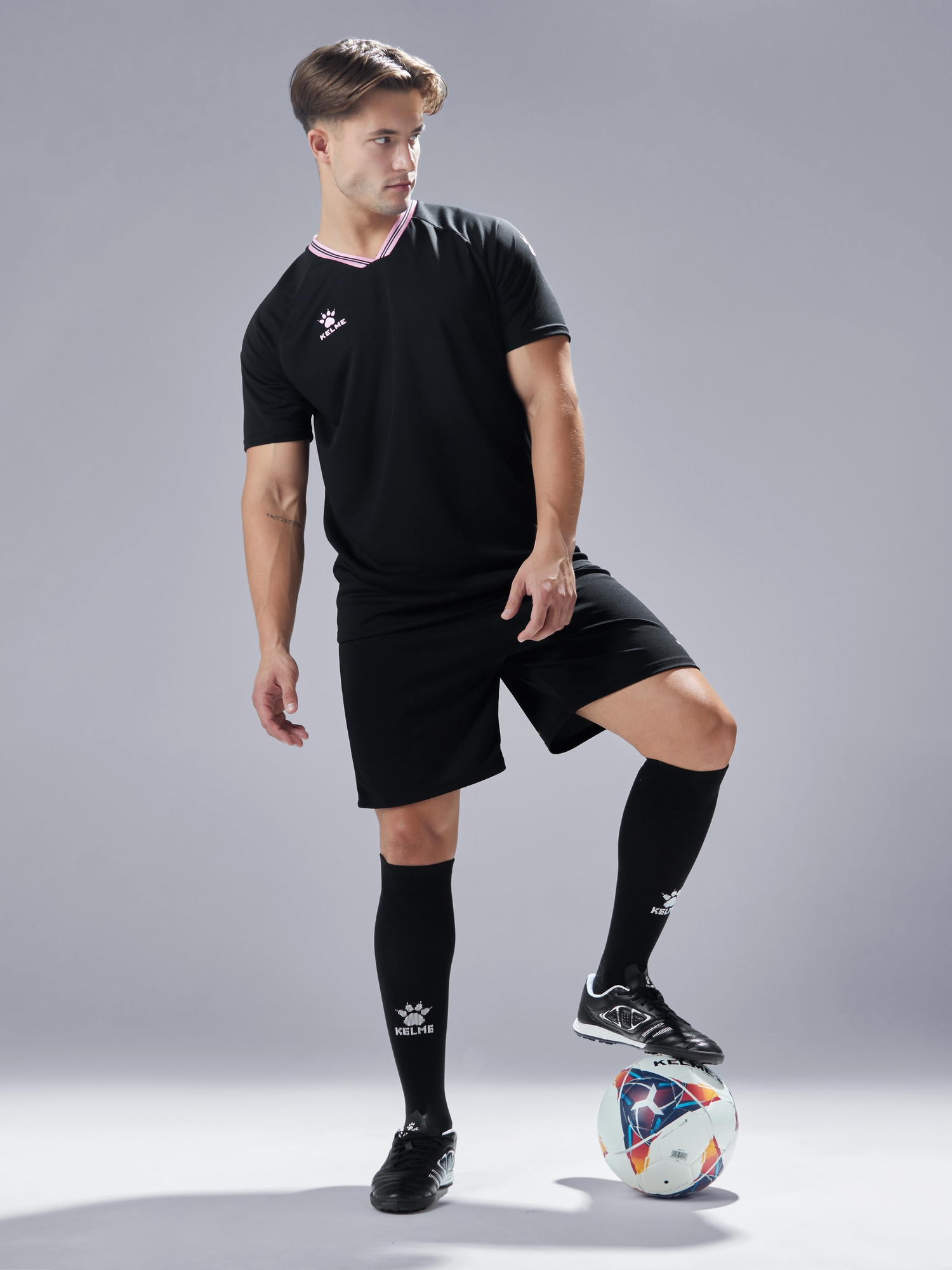 Футбольная форма Kelme Football Uniform Set 8451ZB1246-000 Black