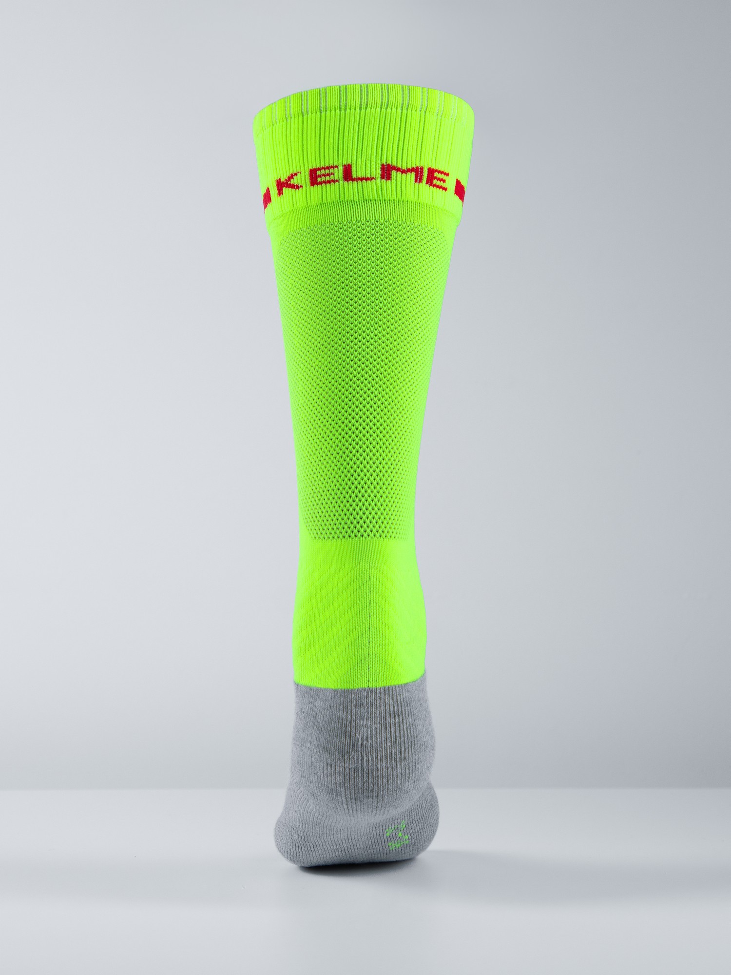 Детские гетры Kelme Children's Football Socks 8101WZ3001-939 Light Green