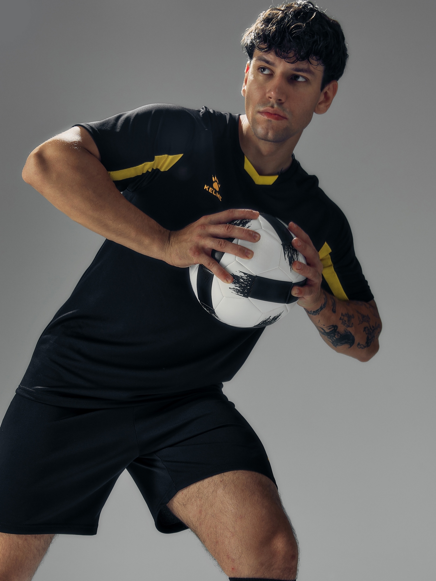 Футбольная форма Kelme Football Suit 7351ZB1129-005 Black\Yellow