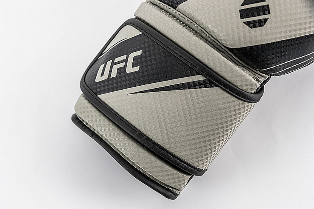 Боксерские перчатки UFC PRO Performance Rush Black,14oz