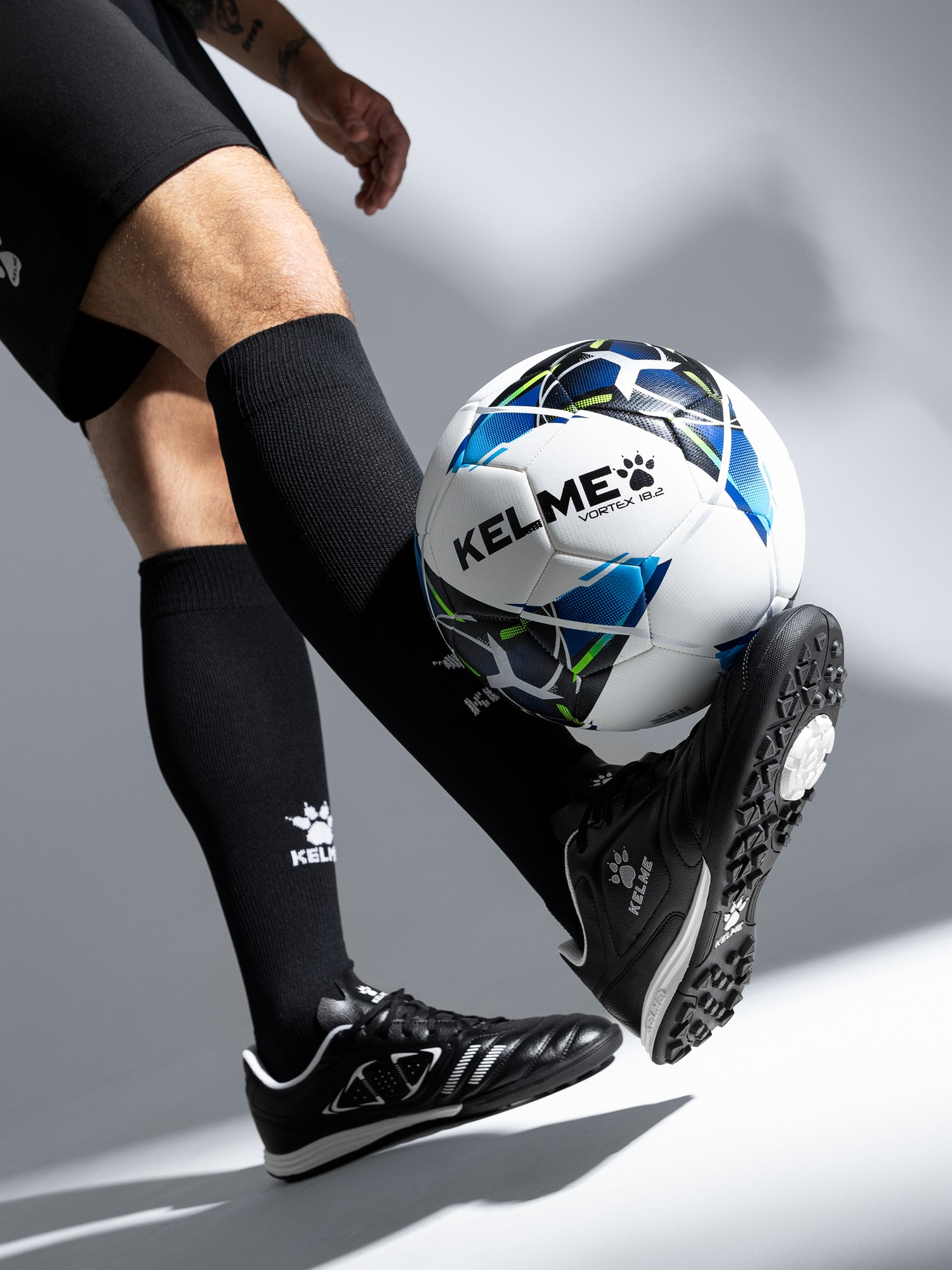 Гетры Kelme Elastic Mid-Calf Football Sock K15Z908-003 Black