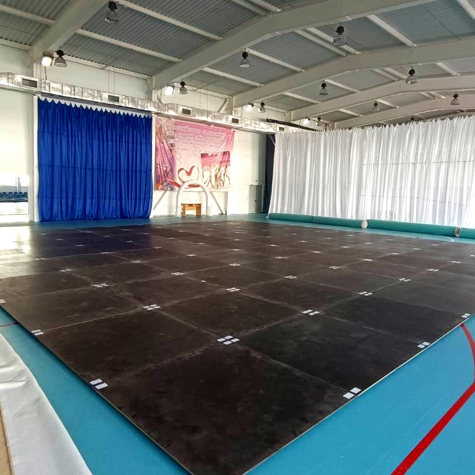 Помост для художественной гимнастики GymSport RHYTHMIC с амортизаторами 7х7 для ковра 8х8