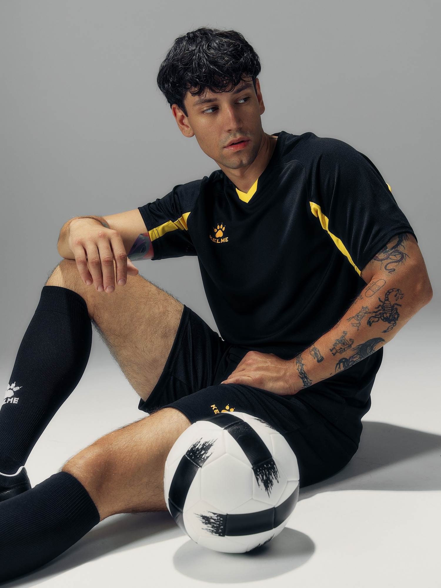 Футбольная форма Kelme Football Suit 7351ZB1129-005 Black\Yellow
