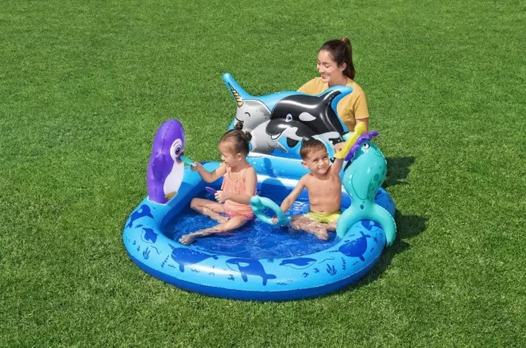 Детский надувной бассейн 134х131x73см, 84 л, от 2 лет Bestway Polar Pals, с игрушками 53156