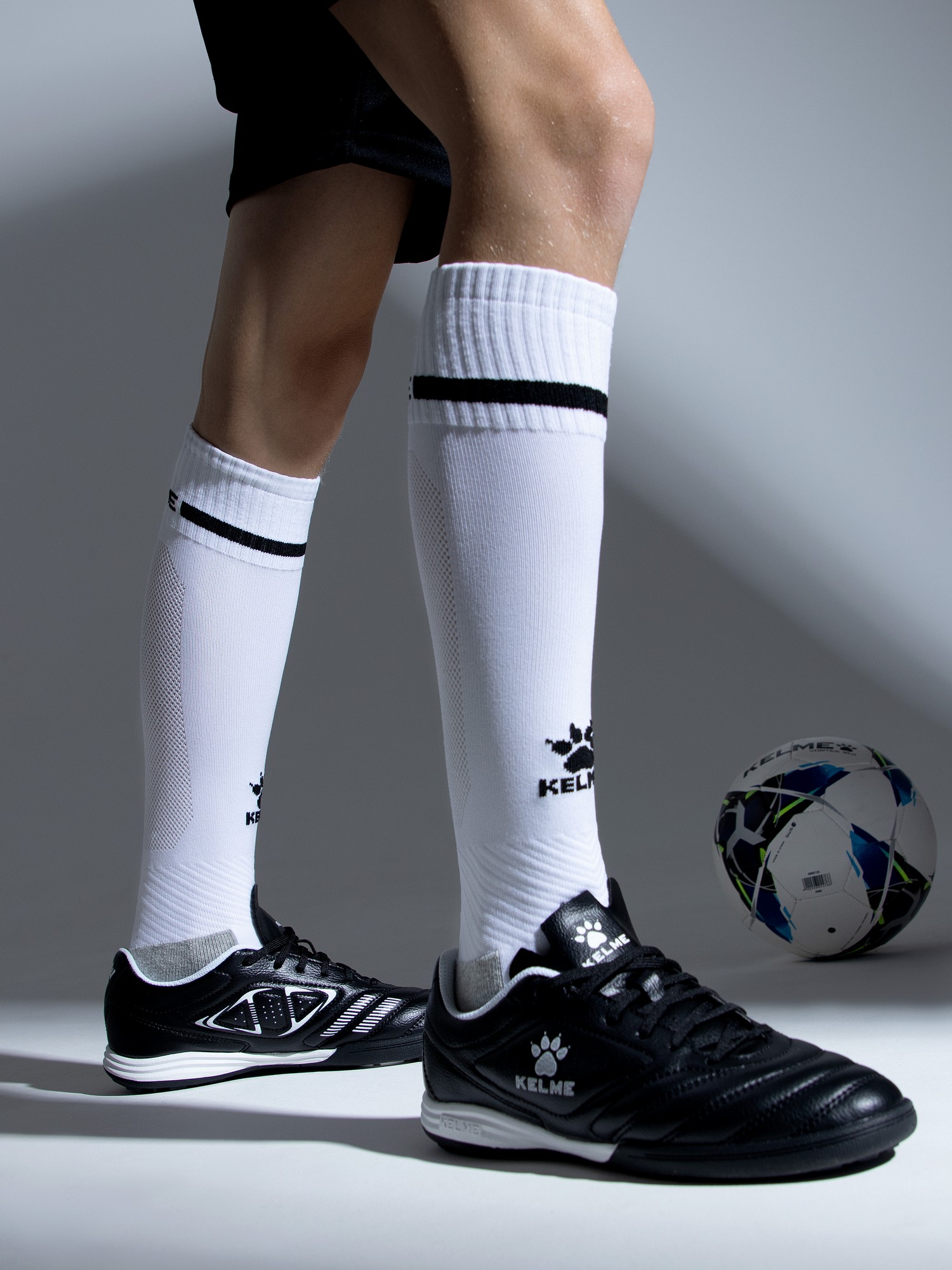 Детские гетры Kelme Children's Football Socks 8101WZ3001-103 White