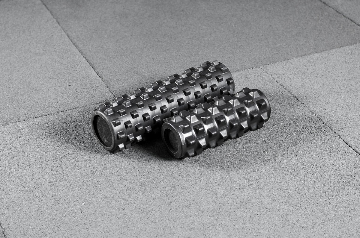 Роллер массажный YouSteel Grid foam roller 330x127мм, черный