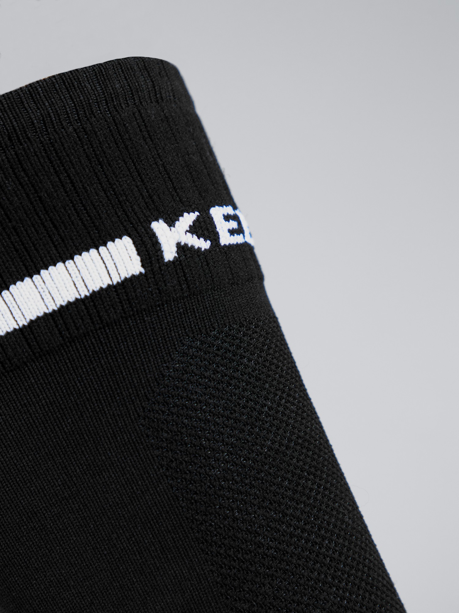 Детские гетры Kelme Children's Football Socks 8101WZ3001-003 Black