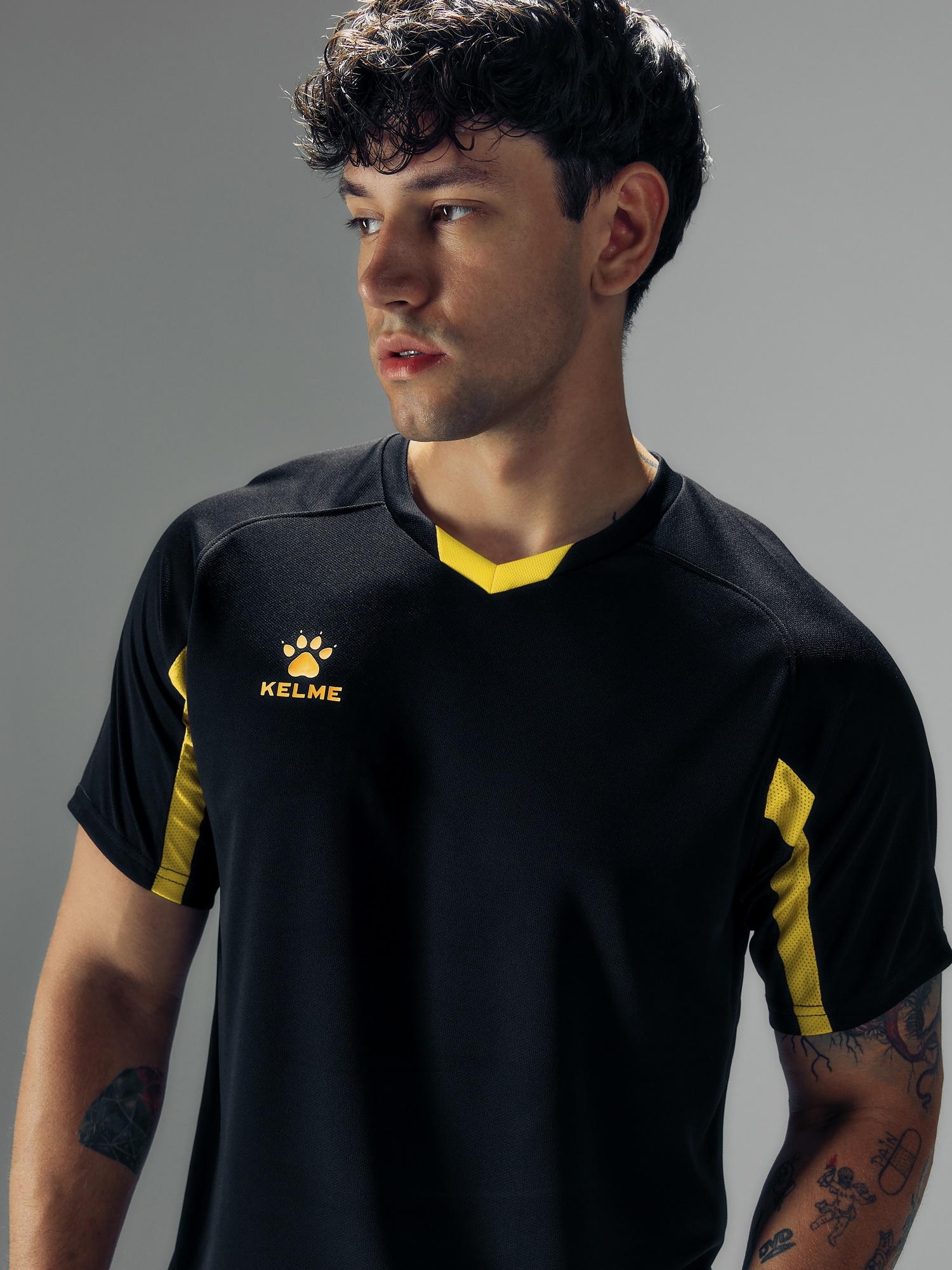 Футбольная форма Kelme Football Suit 7351ZB1129-005 Black\Yellow