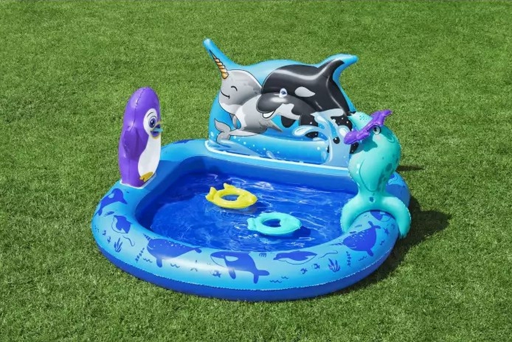 Детский надувной бассейн 134х131x73см, 84 л, от 2 лет Bestway Polar Pals, с игрушками 53156