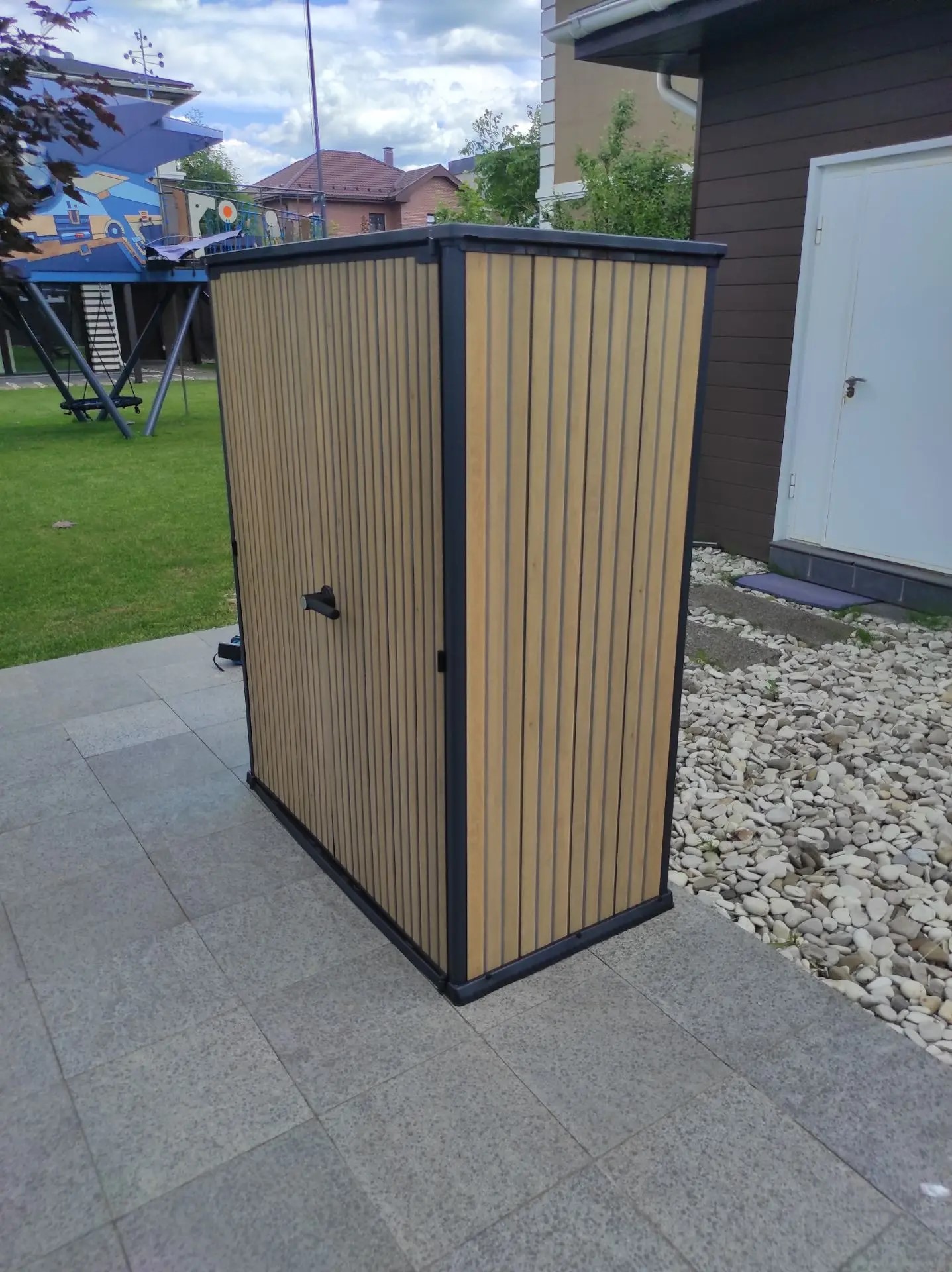 Шкаф Вертикальный (Vertical Shed) 1400 L коричневый венецианский