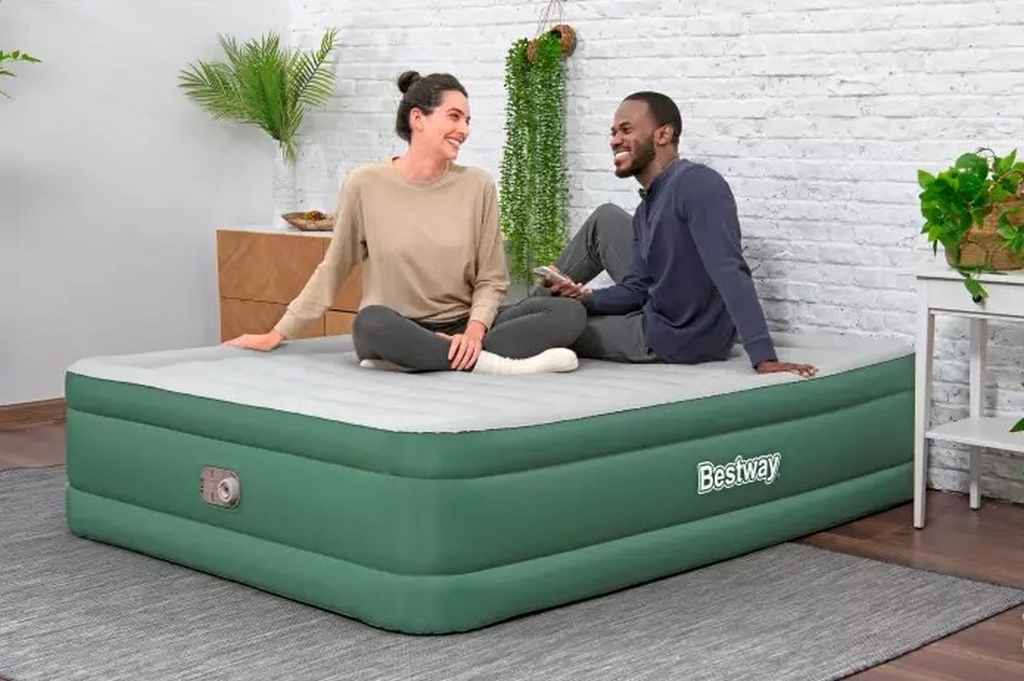 Надувная кровать 203х152х46см встр.насос 220В, до 300кг Bestway ToughLite 69646